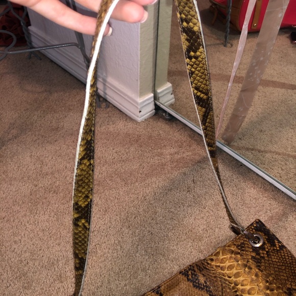 Vintage snakeskin shoulder bag - Picture 3 of 6